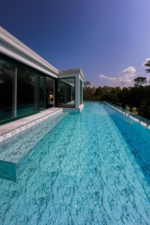 Villa Bauhaus Wellness Apartman ชิโอฟก ภายนอก รูปภาพ